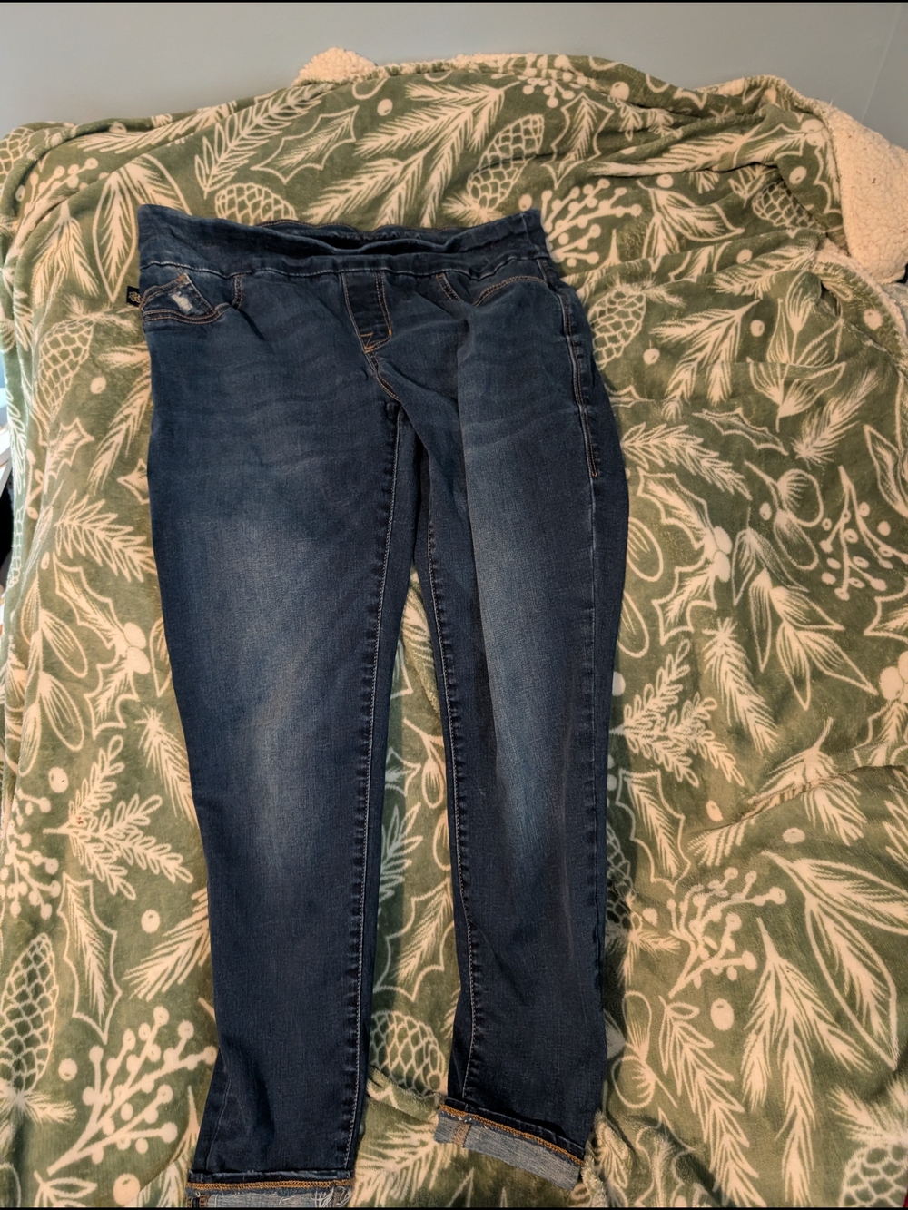 Rock & Republic Dark Blue Skinny Jeans